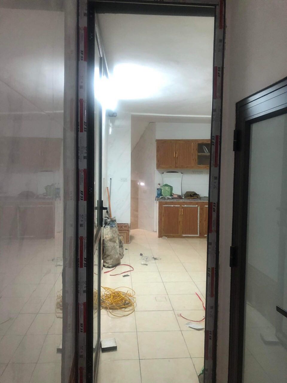 Cho thuê nhà ngõ 129 Nguyễn Trãi làm VP, bán hàng tạp hoá, ở nhóm 6 người - Ảnh 1